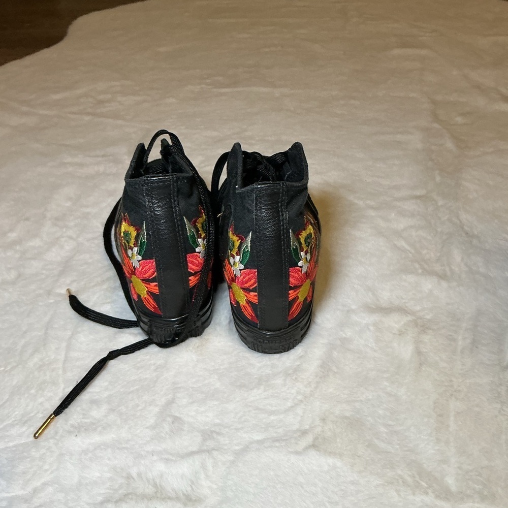 Converse Floral Embroidered High-Top Sneakers - Picture 4 of 6